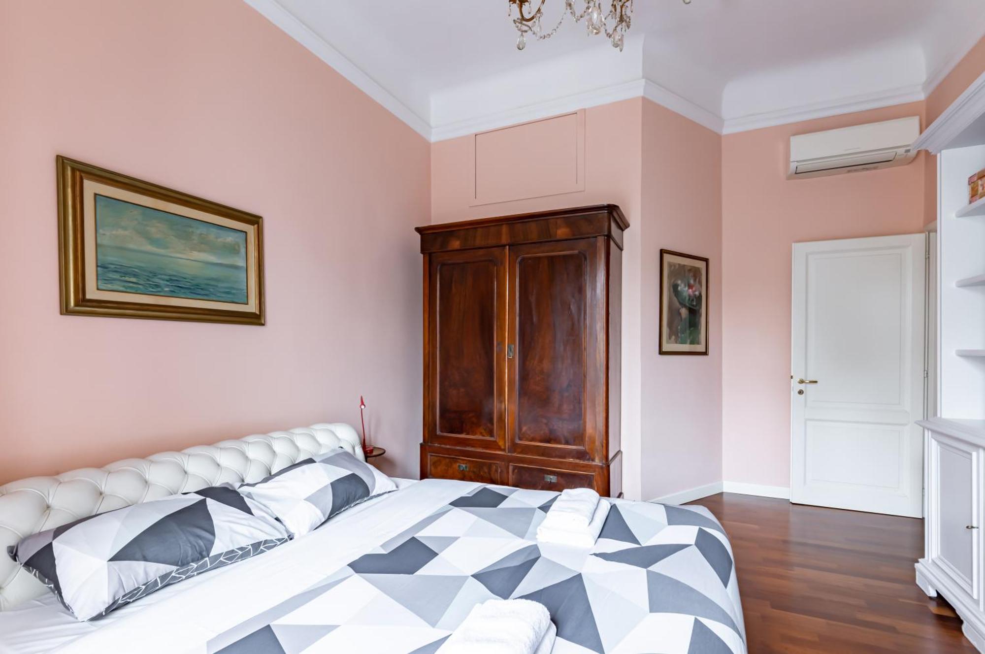 Stibbert & Statuto Elegant Flat With Balcony Apartamento *